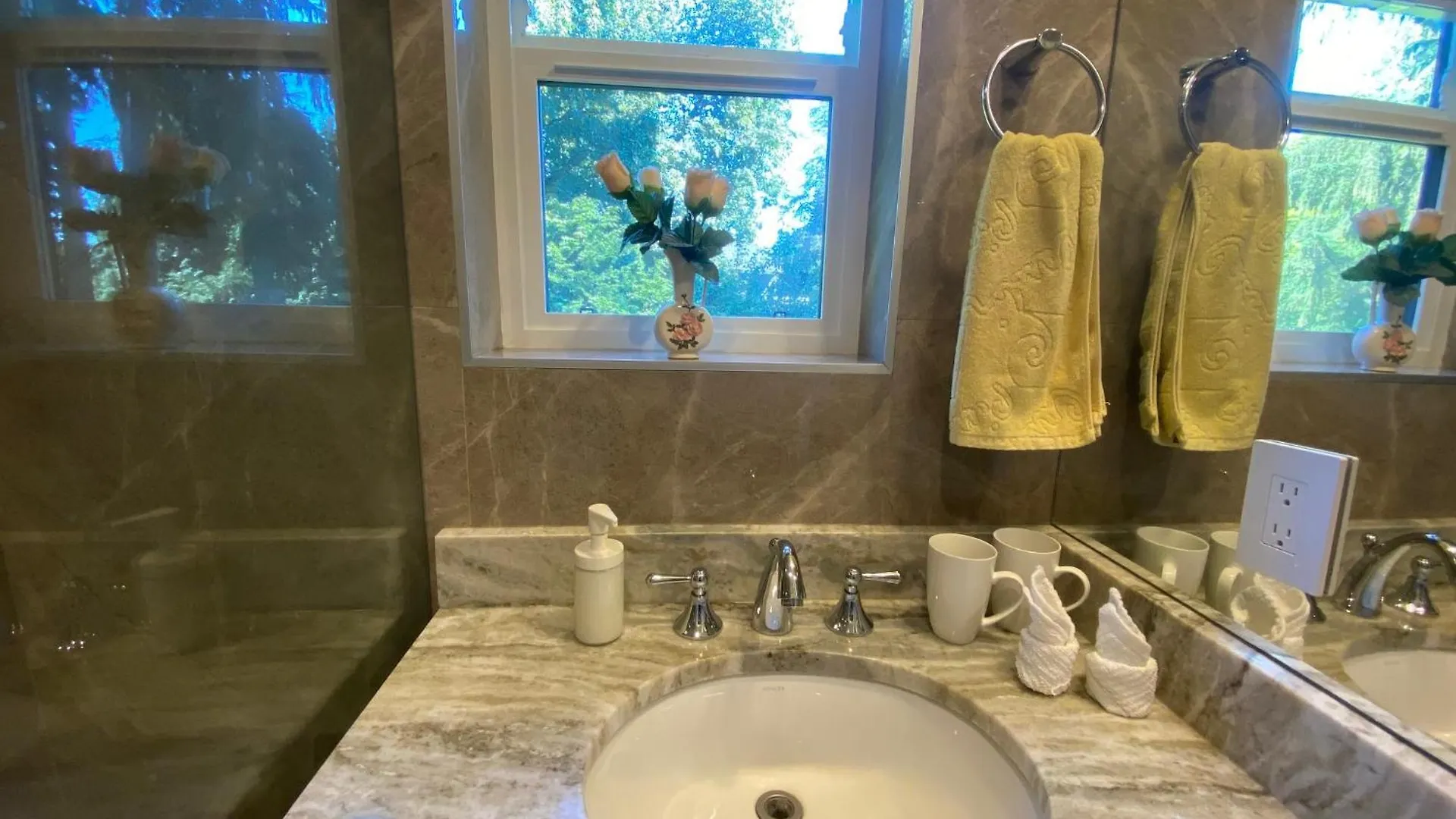 Shaughnessy Cozy Bedrooms Guest House Vancouver